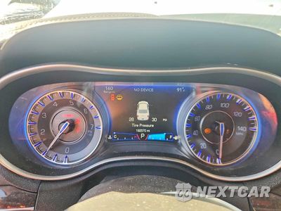 Zdjęcie 9 z 12 samochodu: 2016 CHRYSLER 300C VIN:2C3CCAEG5GH334177 - miniatura
