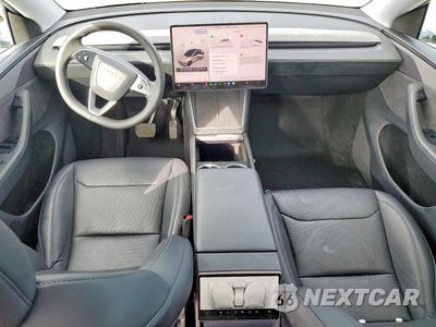 Zdjęcie 8 z 12 samochodu: 2026 TESLA MODEL Y VIN:7SAYGDED0TF525800 - miniatura