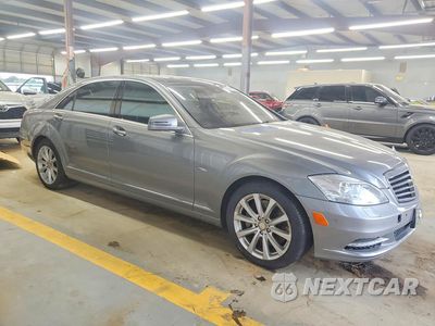 Czwarte zdjęcie samochodu z boku: 2012 MERCEDES-BENZ S 350 BLUETEC VIN:WDDNG8DB8CA432206 - miniatura