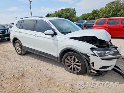 Czwarte zdjęcie samochodu z boku: 2019 VOLKSWAGEN TIGUAN SE VIN:3VV2B7AX0KM066265 - miniatura