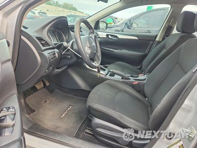 Zdjęcie 7 z 13 samochodu: 2019 NISSAN SENTRA S VIN:3N1AB7AP2KY215622 - miniatura