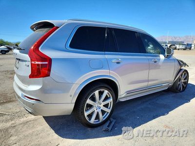 Trzecie zdjęcie samochodu z tyłu: 2017 VOLVO XC90 T6 VIN:YV4A22PL2H1185200 - miniatura