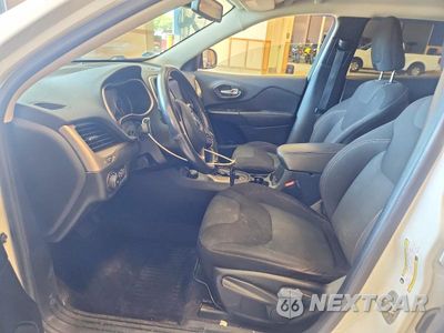 Zdjęcie 7 z 13 samochodu: 2016 JEEP CHEROKEE LATITUDE VIN:1C4PJMCS2GW211109 - miniatura