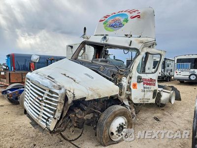 2014 FREIGHTLINER CASCADIA 113 SEMI TRUCK 1FUBGBDV6ELFX9471 - główne zdjęcie licytacji z USA - miniatura