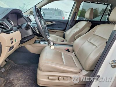 Zdjęcie 7 z 13 samochodu: 2016 HONDA PILOT TOURING VIN:5FNYF6H91GB064633 - miniatura