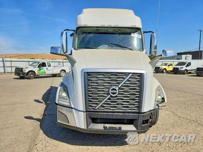 Piąte zdjęcie samochodu w środku: 2023 VOLVO VNL SEMI TRUCK VIN:4V4NC9EH8PN612562 - miniatura