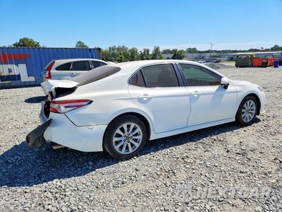 Trzecie zdjęcie samochodu z tyłu: 2019 TOYOTA CAMRY LE VIN:4T1B11HK4KU216748 - miniatura