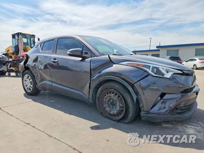 Czwarte zdjęcie samochodu z boku: 2019 TOYOTA C-HR LE VIN:JTNKHMBX6K1045276 - miniatura