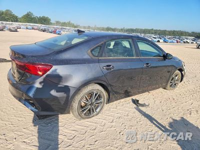 Trzecie zdjęcie samochodu z tyłu: 2022 KIA FORTE LXS VIN:3KPF24ADXNE433434 - miniatura