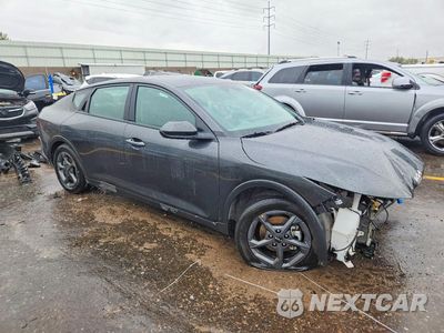 Czwarte zdjęcie samochodu z boku: 2026 KIA K4 LXS VIN:3KPFT4DE7TE269199 - miniatura