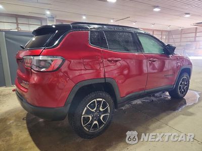 Trzecie zdjęcie samochodu z tyłu: 2025 JEEP COMPASS TRAILHAWK VIN:3C4NJDDN5ST551000 - miniatura