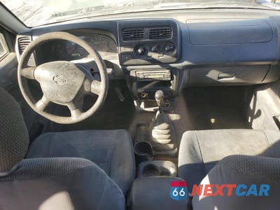 Zdjęcie 8 z 13 samochodu: 2001 NISSAN FRONTIER XE VIN:1N6ED27T51C403720 - miniatura