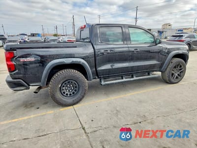 Trzecie zdjęcie samochodu z tyłu: 2023 CHEVROLET COLORADO TRAIL BOSS VIN:1GCPTEEK6P1133170 - miniatura