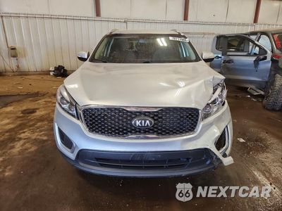 Piąte zdjęcie samochodu w środku: 2018 KIA SORENTO LX VIN:5XYPG4A3XJG369034 - miniatura