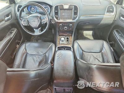 Zdjęcie 8 z 12 samochodu: 2018 CHRYSLER 300 LIMITED VIN:2C3CCAEG8JH170916 - miniatura