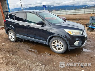 Czwarte zdjęcie samochodu z boku: 2017 FORD ESCAPE SE VIN:1FMCU0GD7HUC80302 - miniatura
