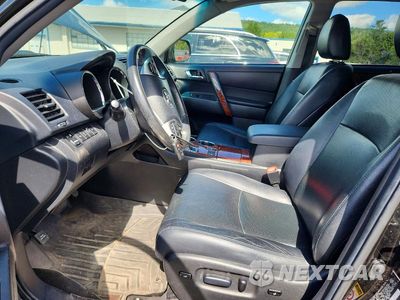 Zdjęcie 7 z 13 samochodu: 2013 TOYOTA HIGHLANDER LIMITED VIN:5TDDK3EH4DS202502 - miniatura