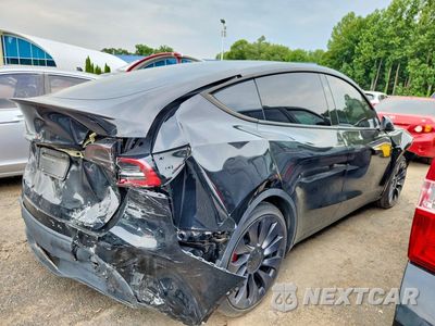 Trzecie zdjęcie samochodu z tyłu: 2024 TESLA MODEL Y VIN:7SAYGDEF9RA299280 - miniatura