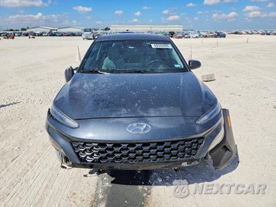 Piąte zdjęcie samochodu w środku: 2022 HYUNDAI KONA SE VIN:KM8K22AB5NU840074 - miniatura