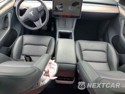 Zdjęcie 8 z 13 samochodu: 2024 TESLA MODEL Y VIN:7SAYGDEE8RA265970 - miniatura
