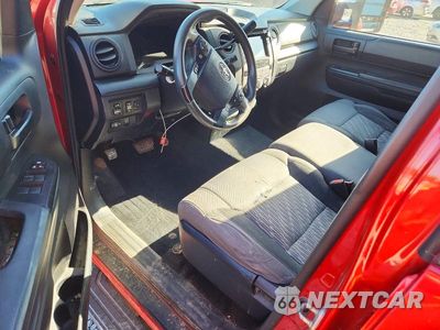 Zdjęcie 8 z 12 samochodu: 2020 TOYOTA TUNDRA SR VIN:5TFUY5F11LX925535 - miniatura