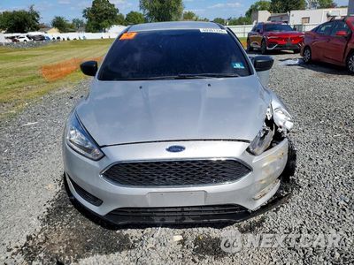 Piąte zdjęcie samochodu w środku: 2018 FORD FOCUS SE VIN:1FADP3F23JL250782 - miniatura