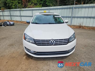 Piąte zdjęcie samochodu w środku: 2013 VOLKSWAGEN PASSAT SEL VIN:1VWCH7A30DC100706 - miniatura