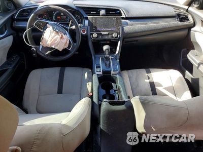Zdjęcie 8 z 12 samochodu: 2018 HONDA CIVIC EX VIN:2HGFC2F73JH511024 - miniatura