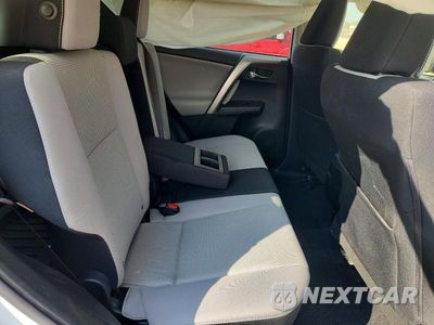 Zdjęcie 11 z 13 samochodu: 2018 TOYOTA RAV4 XLE VIN:JTMWFREV8JD120463 - miniatura