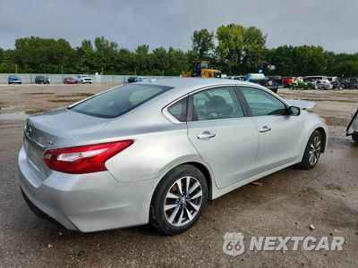 Trzecie zdjęcie samochodu z tyłu: 2017 NISSAN ALTIMA 2.5 SV VIN:1N4AL3AP8HC250160 - miniatura