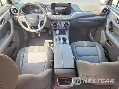Zdjęcie 8 z 13 samochodu: 2025 CHEVROLET BLAZER 2LT VIN:3GNKBCR42SS271915 - miniatura