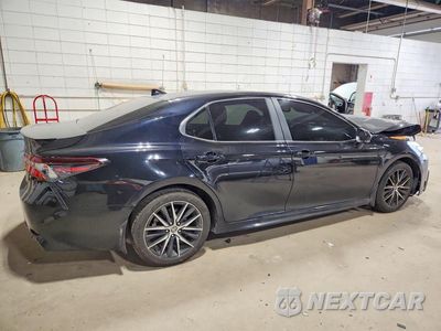 Trzecie zdjęcie samochodu z tyłu: 2023 TOYOTA CAMRY SE VIN:4T1T11AK4PU769499 - miniatura