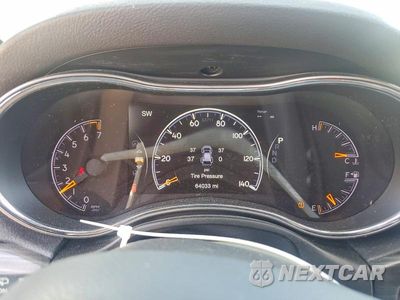 Zdjęcie 9 z 13 samochodu: 2022 JEEP GRAND CHEROKEE LAREDO E VIN:1C4RJFAG2NC116874 - miniatura