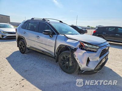 Czwarte zdjęcie samochodu z boku: 2024 TOYOTA RAV4 XSE VIN:2T3E6RFV2RW069048 - miniatura