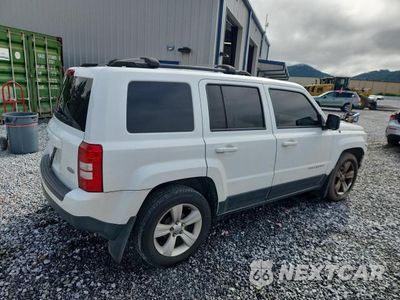 Trzecie zdjęcie samochodu z tyłu: 2013 JEEP PATRIOT LATITUDE VIN:1C4NJPFA9DD229805 - miniatura