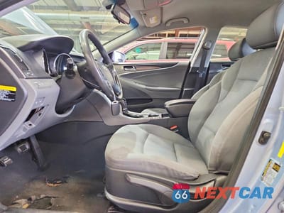 Zdjęcie 7 z 12 samochodu: 2013 HYUNDAI SONATA HYBRID VIN:KMHEC4A49DA065902 - miniatura