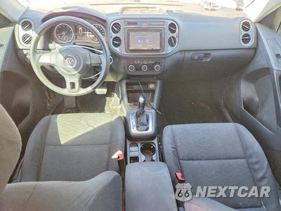 Zdjęcie 8 z 12 samochodu: 2012 VOLKSWAGEN TIGUAN S VIN:WVGAV7AX8CW525363 - miniatura