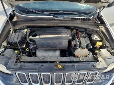 Zdjęcie 12 z 13 samochodu: 2017 JEEP RENEGADE SPORT VIN:ZACCJBAB9HPF98844 - miniatura