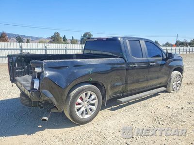 Trzecie zdjęcie samochodu z tyłu: 2021 CHEVROLET SILVERADO C1500 CUSTOM VIN:1GCRWBEH3MZ182200 - miniatura