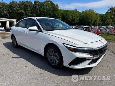 Czwarte zdjęcie samochodu z boku: 2026 HYUNDAI ELANTRA HYBRID BLUE VIN:KMHLM4DJ6TU190259 - miniatura
