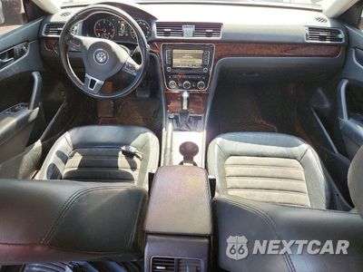 Zdjęcie 8 z 12 samochodu: 2013 VOLKSWAGEN PASSAT SEL VIN:1VWCN7A35DC141146 - miniatura