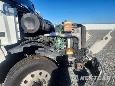 Zdjęcie 11 z 12 samochodu: 2016 VOLVO VNL SEMI TRUCK VIN:4V4NC9EJ1GN965020 - miniatura