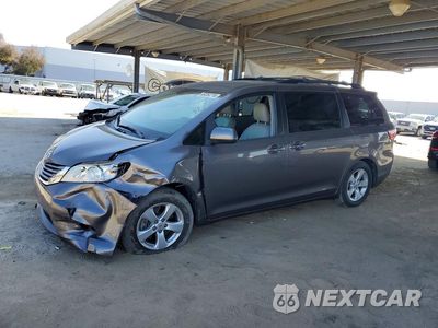 2017 TOYOTA SIENNA LE 5TDKZ3DC9HS850349 - główne zdjęcie licytacji z USA - miniatura