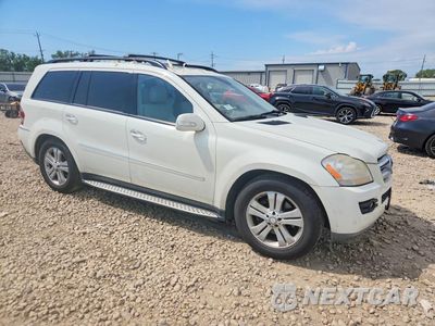Czwarte zdjęcie samochodu z boku: 2008 MERCEDES-BENZ GL 450 4MATIC VIN:4JGBF71E98A332000 - miniatura
