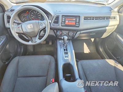 Zdjęcie 8 z 12 samochodu: 2018 HONDA HR-V LX VIN:3CZRU6H3XJG716716 - miniatura