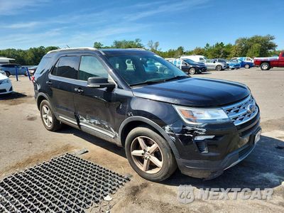 Czwarte zdjęcie samochodu z boku: 2019 FORD EXPLORER XLT VIN:1FM5K7D89KGB38098 - miniatura