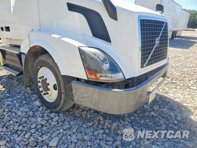 Zdjęcie 12 z 12 samochodu: 2017 VOLVO VNL SEMI TRUCK VIN:4V4N39TG9HN987968 - miniatura