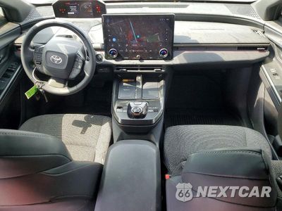 Zdjęcie 8 z 12 samochodu: 2026 TOYOTA BZ XLE VIN:JTMBDAFB6TA001177 - miniatura