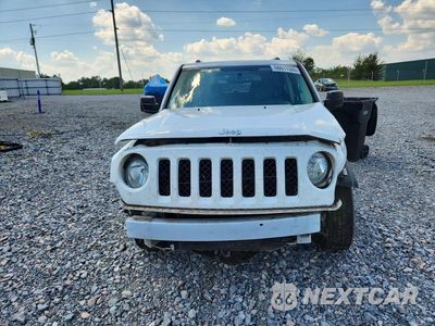 Piąte zdjęcie samochodu w środku: 2016 JEEP PATRIOT LATITUDE VIN:1C4NJPFA7GD787415 - miniatura