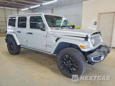 Czwarte zdjęcie samochodu z boku: 2024 JEEP WRANGLER SAHARA 4XE VIN:1C4RJXP6XRW233269 - miniatura